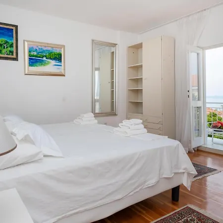 公寓 Cozy In With House Sea View